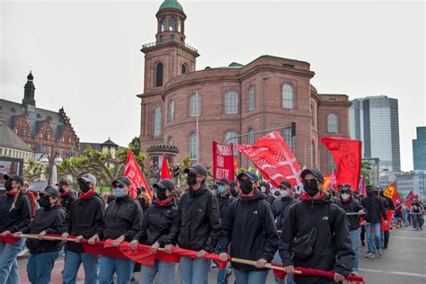 Journal Frankfurt Nachrichten Rund Teilnehmer Bei Mai Demo