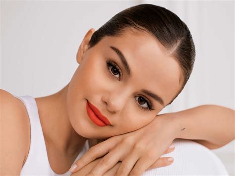 Selena Gomez Rare Beauty 2020 10k Wallpaperhd Celebrities Wallpapers