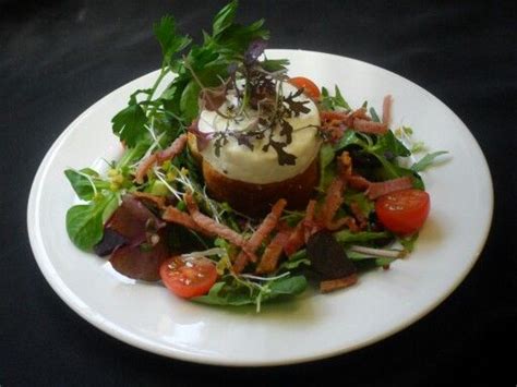 Baked Goats Cheese And Bacon Salad Baked Goat Cheese Bacon Salad Food