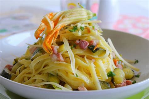 Tagliatelle All Uovo Con Pancetta Zucchine E Fiori Di Zucca Fidelity