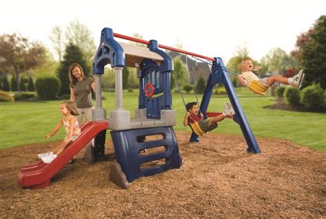 Small Swing Sets Fun In Your Backyard Cool Outdoor Toys