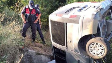 Kırklareli de menfeze düşen hafif ticari araçtaki 2 kişi öldü Son