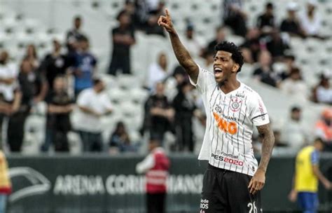 Zagueiro Gil Pode Entrar No Top Da Hist Ria Do Corinthians Descubra