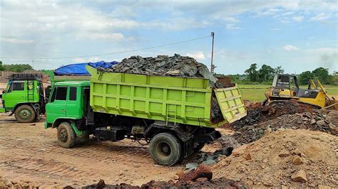 Mobil Truk Hino Jomplang Muatan Cadas Hitam Full Bak YouTube