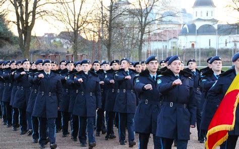 Elevii Colegiului Na Ional Militar Mihai Viteazul Se Preg Tesc Pentru