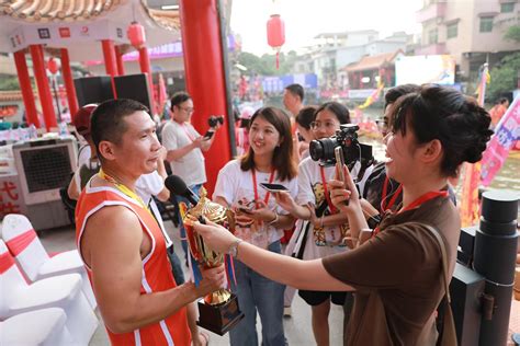 图集丨叠滘龙船漂移赛首日，村头四坊夺冠！精彩瞬间都在这里！