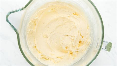 Traditional American Buttercream Frosting Recipe