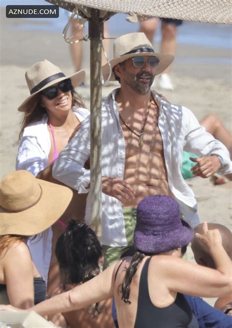 Eva Longoria Sexy Seen Showing Off Her Sizzling Body In A Hot Neon Pink Bikini At Marbella Beach