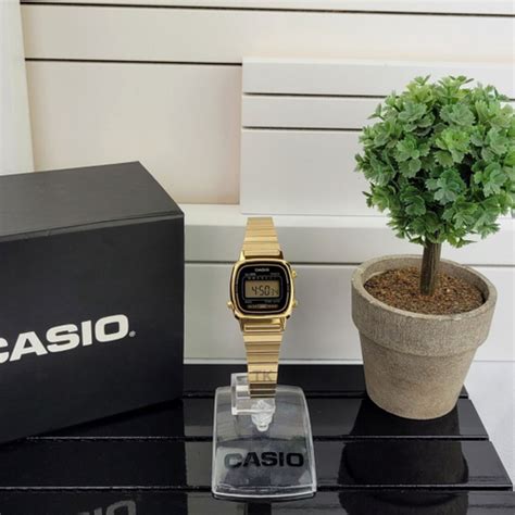 Relógio Casio Feminino Digital Vintage Dourado LA670WGA 1DF em Promoção