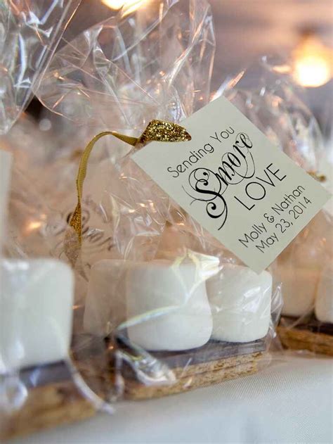 15 Edible Wedding Favors Your Guests Will Love