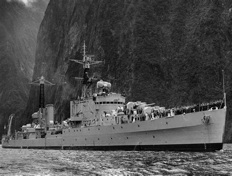 Dido Class Cruiser Hmnzs Royalist After Modernisation C 1956 66 Milford Sound [2377 X 1815