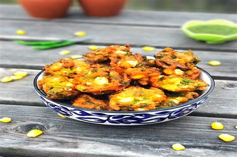 Sweet Corn Bhajiya भूख को शांत करने के लिए ट्राई करें स्वीट कॉर्न भजिया