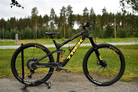 Trek Slash C Vital Bike Of The Day September Mountain Biking