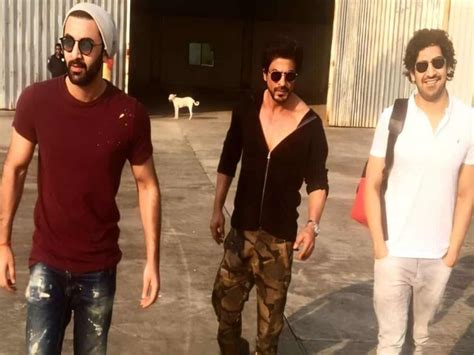 Shah Rukh Khan Enters Alia Ranbirs Brahmastra See Pics