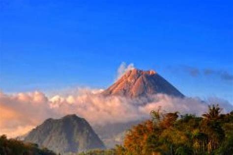 Pengumuman Taman Nasional Gunung Merapi Ditutup Mulai 12 Maret