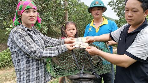 Good Natured Man Helps Single Mother Sell Pigs To Pay Off Debt Build A