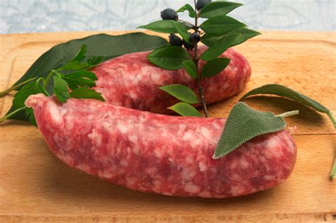 Esselunga richiama salamelle e verzini per possibili corpi estranei