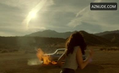 Alice Wetterlund Aubrey Plaza Lesbian Body Double Scene In Mike Dave Need Wedding Dates Aznude