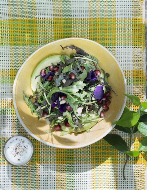 Salade Bowl Avocat Grenade Pour Personnes Recettes Elle Table