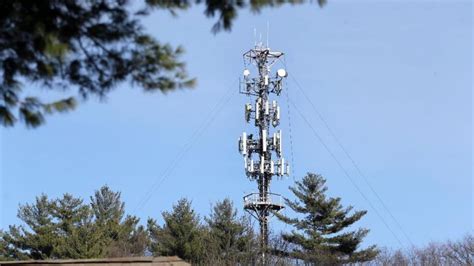 Despite Plans Hundreds Of Cellular Towers Still Went Down During Power