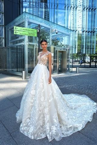 Beaded Lace Ruffled Tiered Organza Wedding Ball Gown Lunss