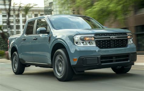 Ford Maverick Raptor Rendered As Beefy Off-Road Pickup