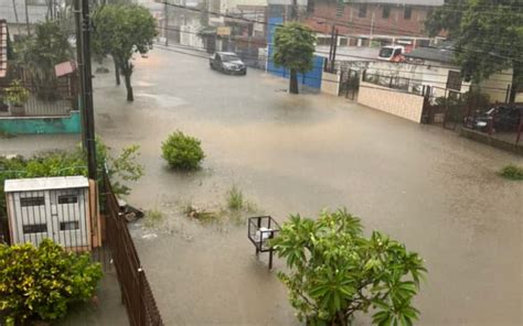 TEMPORAL Ruas Ficam Alagadas E Moradores Relatam Queda De Granizo Em