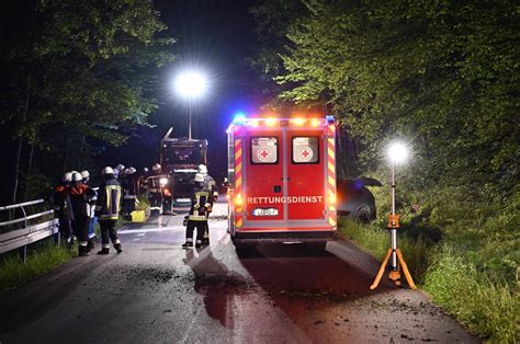 Fotos Schwerer Unfall Auf Kreisstra E Bei Velden Vils