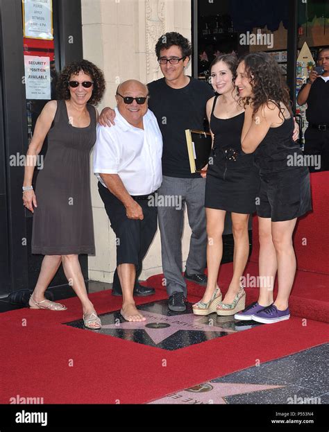 Rhea Perlman Danny Devito Kids