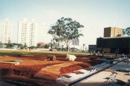 APLICAÇÃO DO GEOTÊXTIL BIDIM EM COLCHÃO DRENANTE EM CAMPO DE FUTEBOL