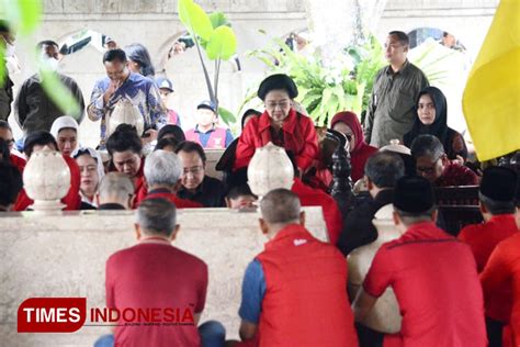 Ziarah Ke Makam Bung Karno Megawati Merasakan Pertanda Baik Times