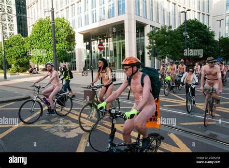 Demonstranten In Der Welt Naked Bike Ride Manchester Uk