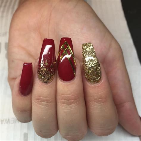 Pin By Bernadette Javois On Stuff In 2019 Red Gold Nails Gold Nails