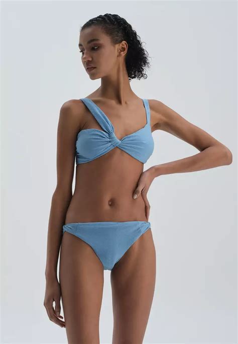 Buy Dag Blue Bikini Top Plain Removable Padding Beachwear For Women Online Zalora