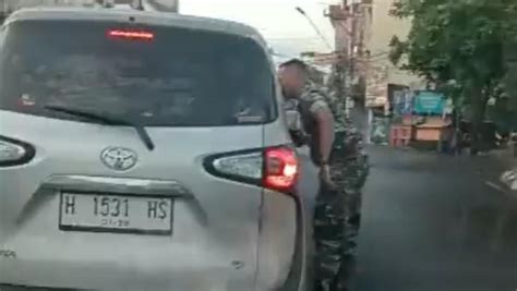 Viral Oknum TNI Kecam Pengemudi Mobil Dengan Senjata Tajam