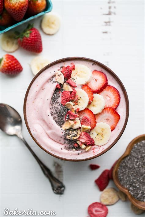 Strawberry Banana Smoothie Bowl Bakerita