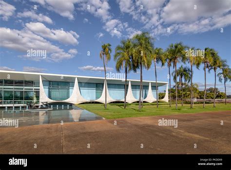 Oscar niemeyer alvorada palace brasilia fotografías e imágenes de alta