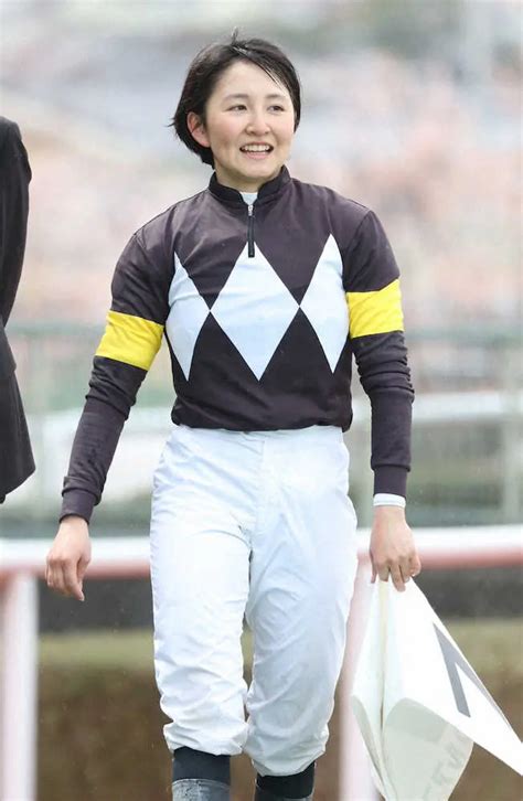 ＜阪神8r＞ステイブルアスクで勝利した古川奈穂騎手 （撮影・亀井 直樹） ― スポニチ Sponichi Annex ギャンブル