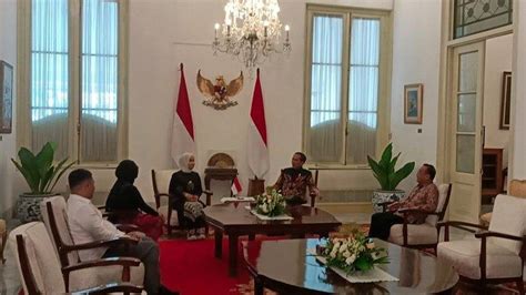 BREAKING NEWS Didampingi Kedua Orang Tuanya Putri Ariani Terharu