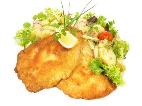 Schnitzel Empanado Con Ensalada De Patatas Aislado Imagen De Archivo