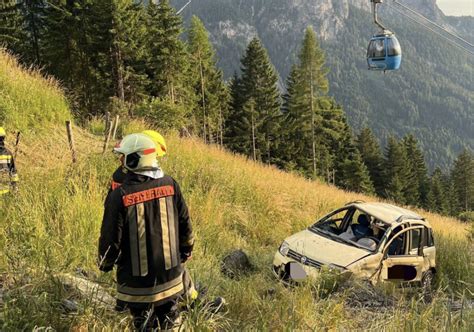 Fahrzeug Berschl Gt Sich Mehrmals Unsertirol