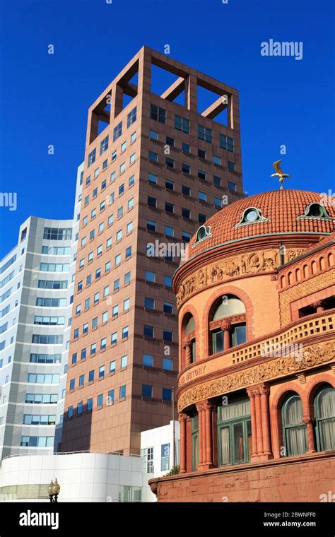 The Barnum Museum And Peoples United Bank Bridgeport Connecticut Usa