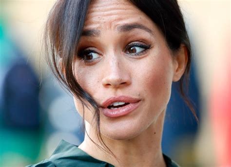 Kate Middleton i Meghan Markle poróżnił błyszczyk do ust Harry znów