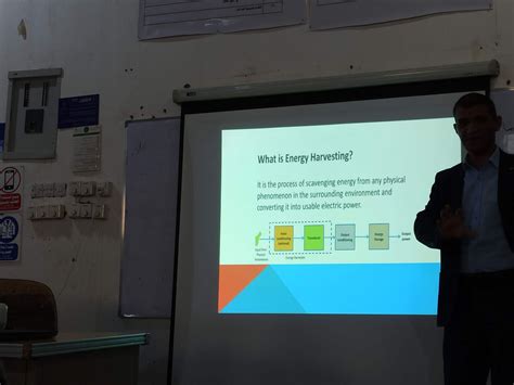 ورشة علمية بعنوان Dynamic Vibration Absorbers For Renewable Energy Generation And Vibration