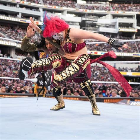 Pin By Solocrazy Jota On Wrestling Asuka Women S Wrestling Wwe Photos