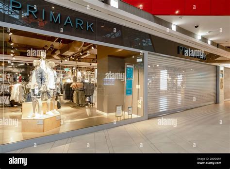 Primark Inside Hi Res Stock Photography And Images Alamy