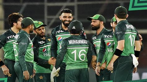 Pakistan Cricket Team First Time Top In Icc Odi Ranking After Defeat