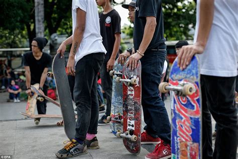 Skateboarders Gather In Manila Philippines For Go Skateboarding Day