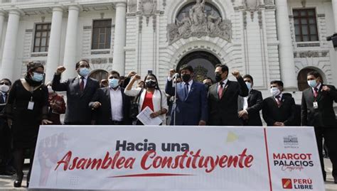 Parlamentarios Que Renunciaron A Per Libre Buscan Constituir Su Propia