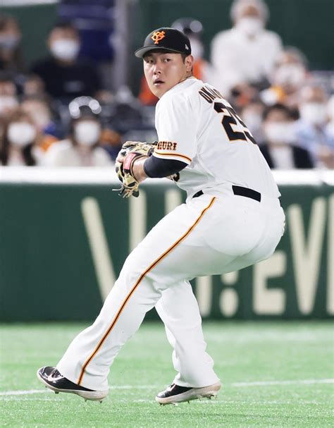 【ゴールデン・グラブ賞】巨人岡本和真「なによりも欲しい賞」三塁で初受賞 プロ野球写真ニュース 日刊スポーツ